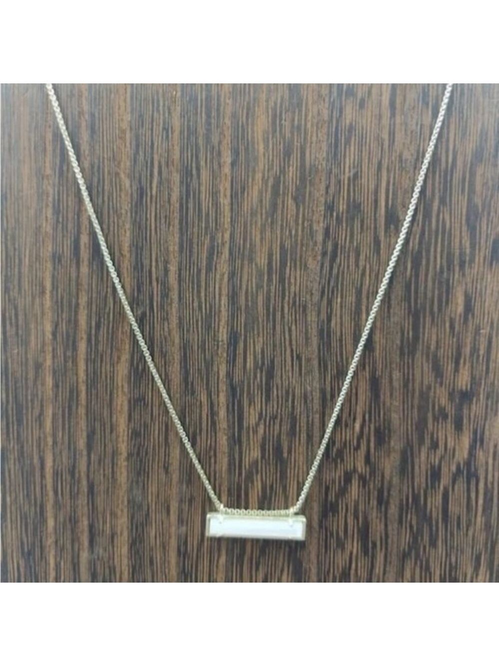 Kendra Scott - Leanor Gold Short Pendant Necklace in Mother of Pearl  0299